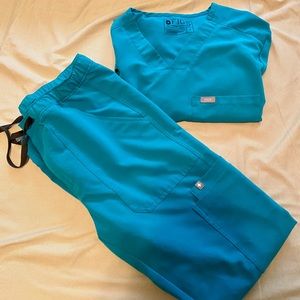 Figs 3-pocket scrub top and cargo pant - teal